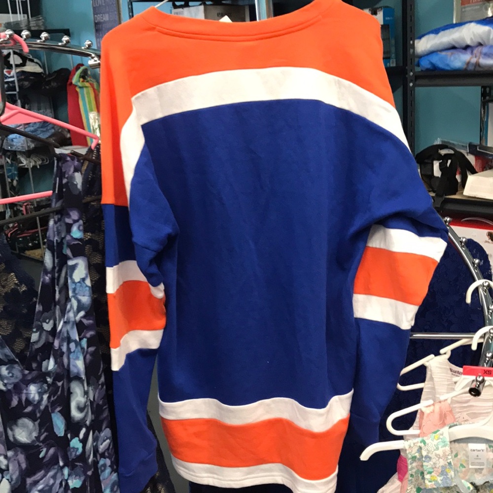 NWT size small sweatshirt - Picture 4 of 6